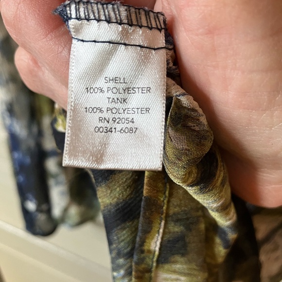 Multicolor Abstract Button-Up Blouse - Picture 4 of 4